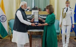 State slatues to Prime minister Modi 