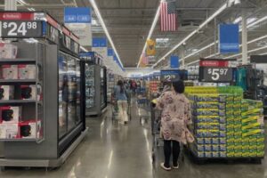 US Inflation Rises to 2.7%